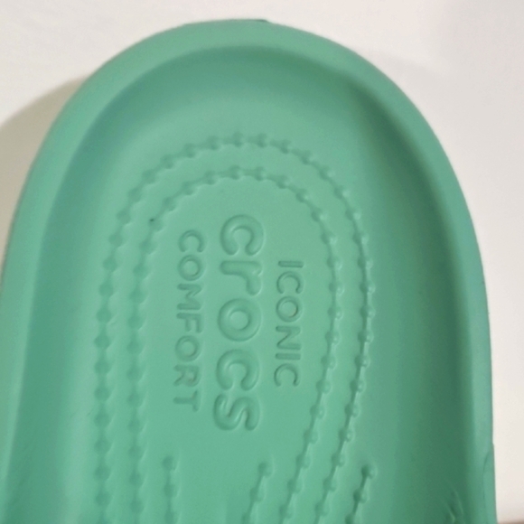 CROCS Mint Green Slide Sandals - Picture 8 of 8
